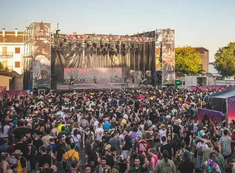 Público en el Alterna Festival de El Bonillo